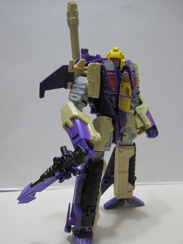 New Transformers Generations Blitzwing Versus Springer Images Show Triple Changer Awesomeness  (3 of 49)